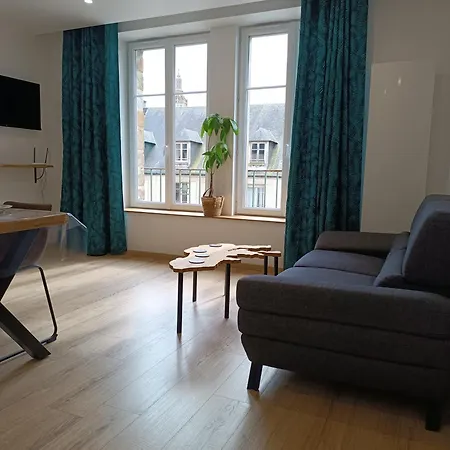 Beau Duplex Hyper Centre Apartment